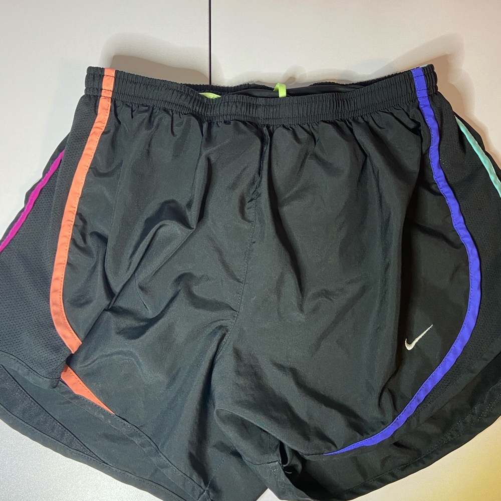 MULTI COLOR NIKE RUNNING SHORTS SIZE: L